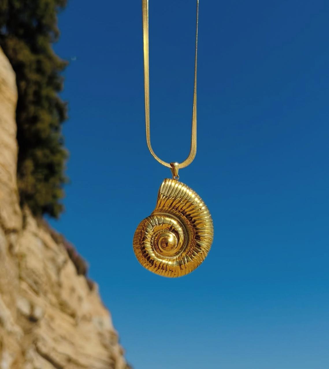 Shell Statement Waterproof Necklace