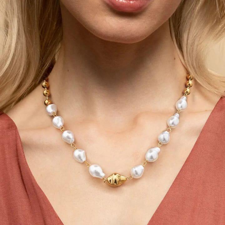 Faux Pearl Statement Waterproof Necklace