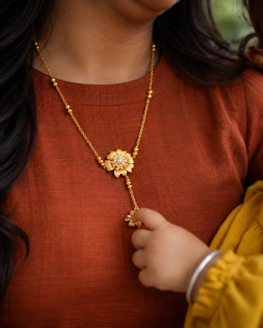 Mumma Bloom Y Necklace