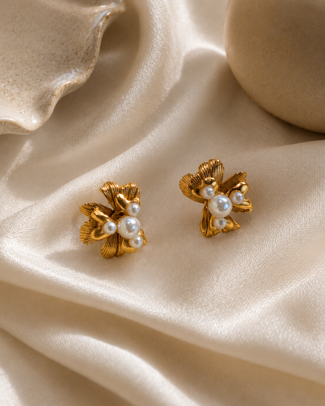 Pankhuri Studs