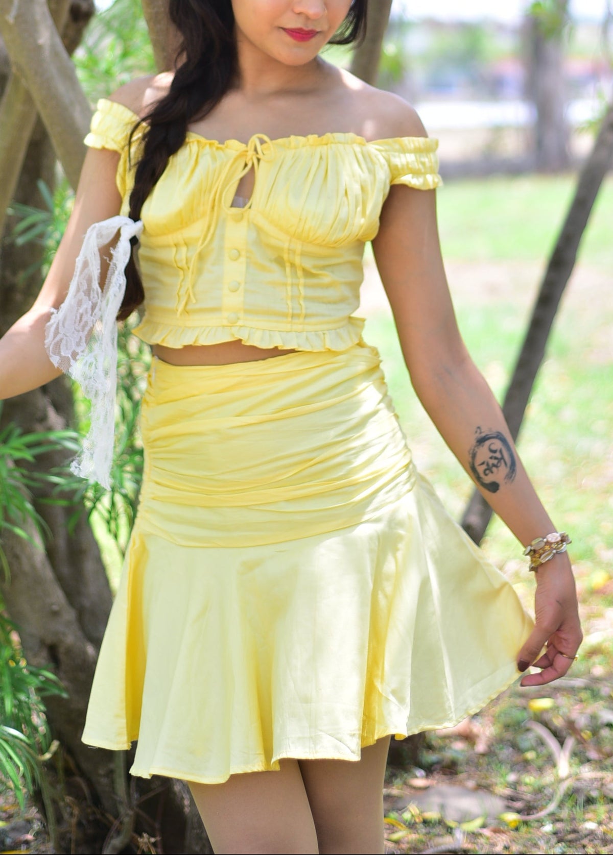 Daisy mini skirt in butter yellow