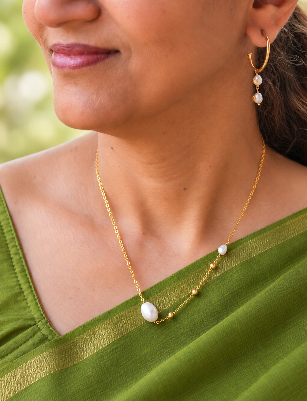 Paired Pearl Necklace