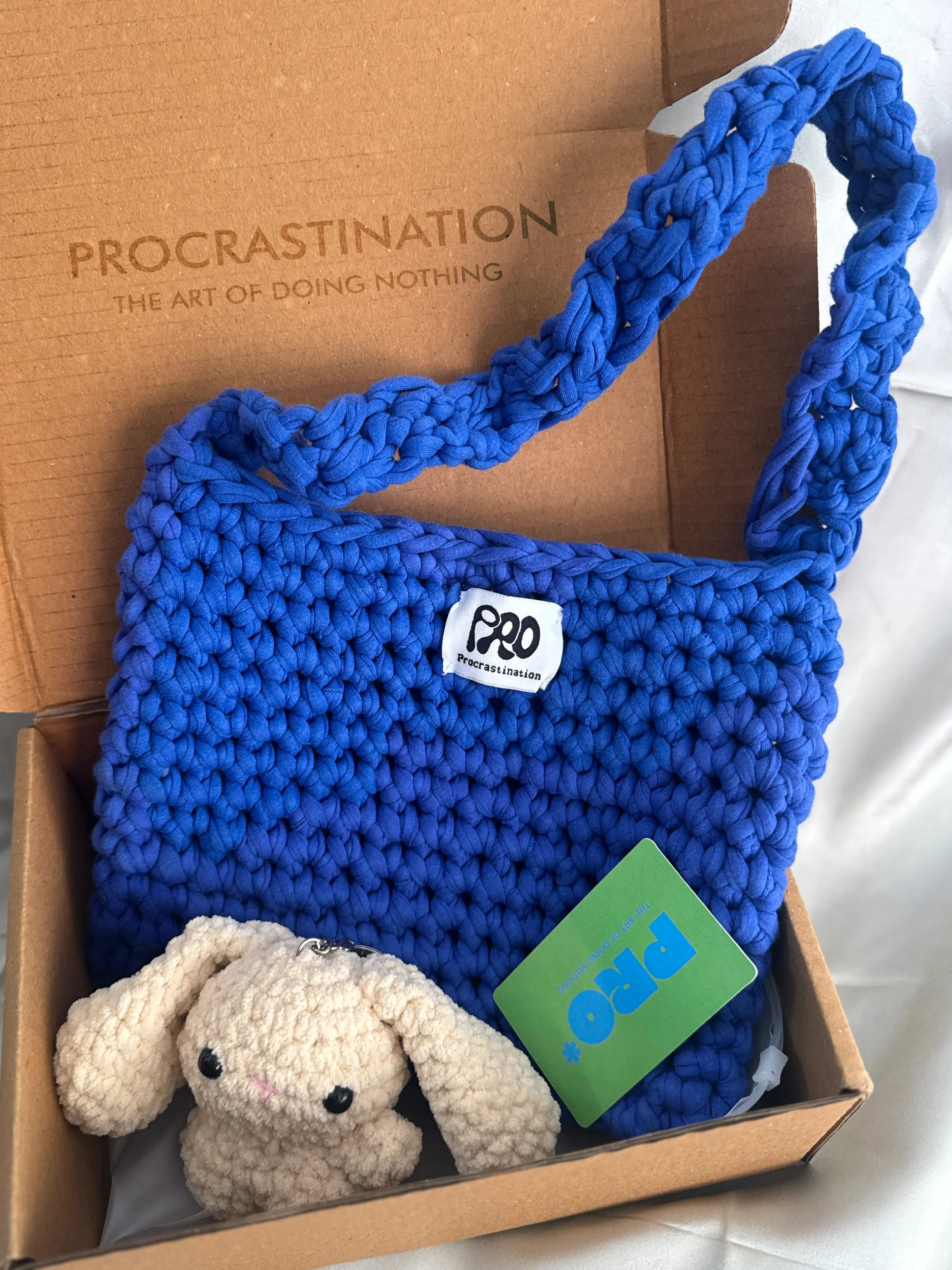 Crochet crossbody bag - blue