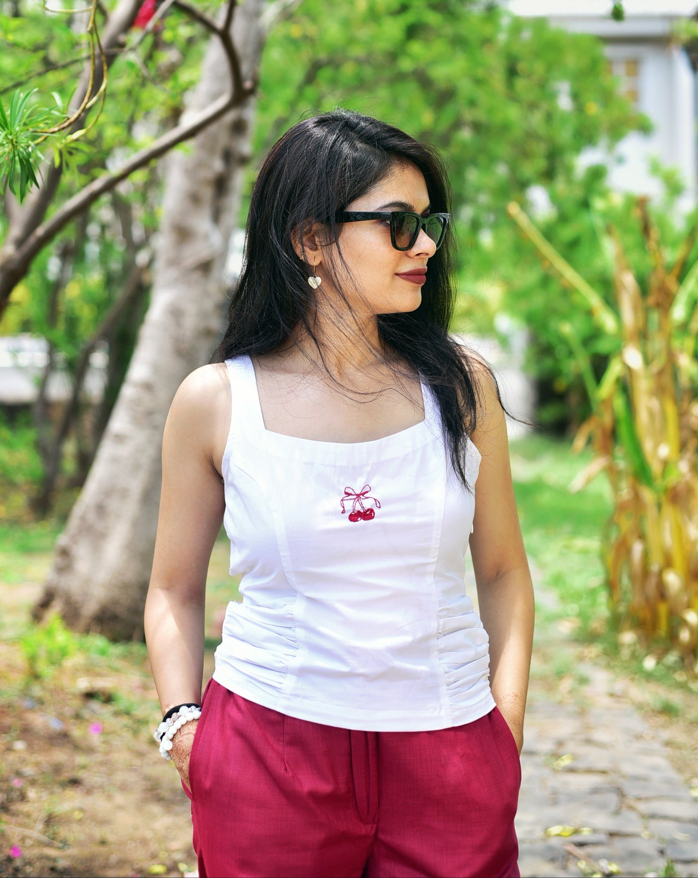 Cherry bow top in white