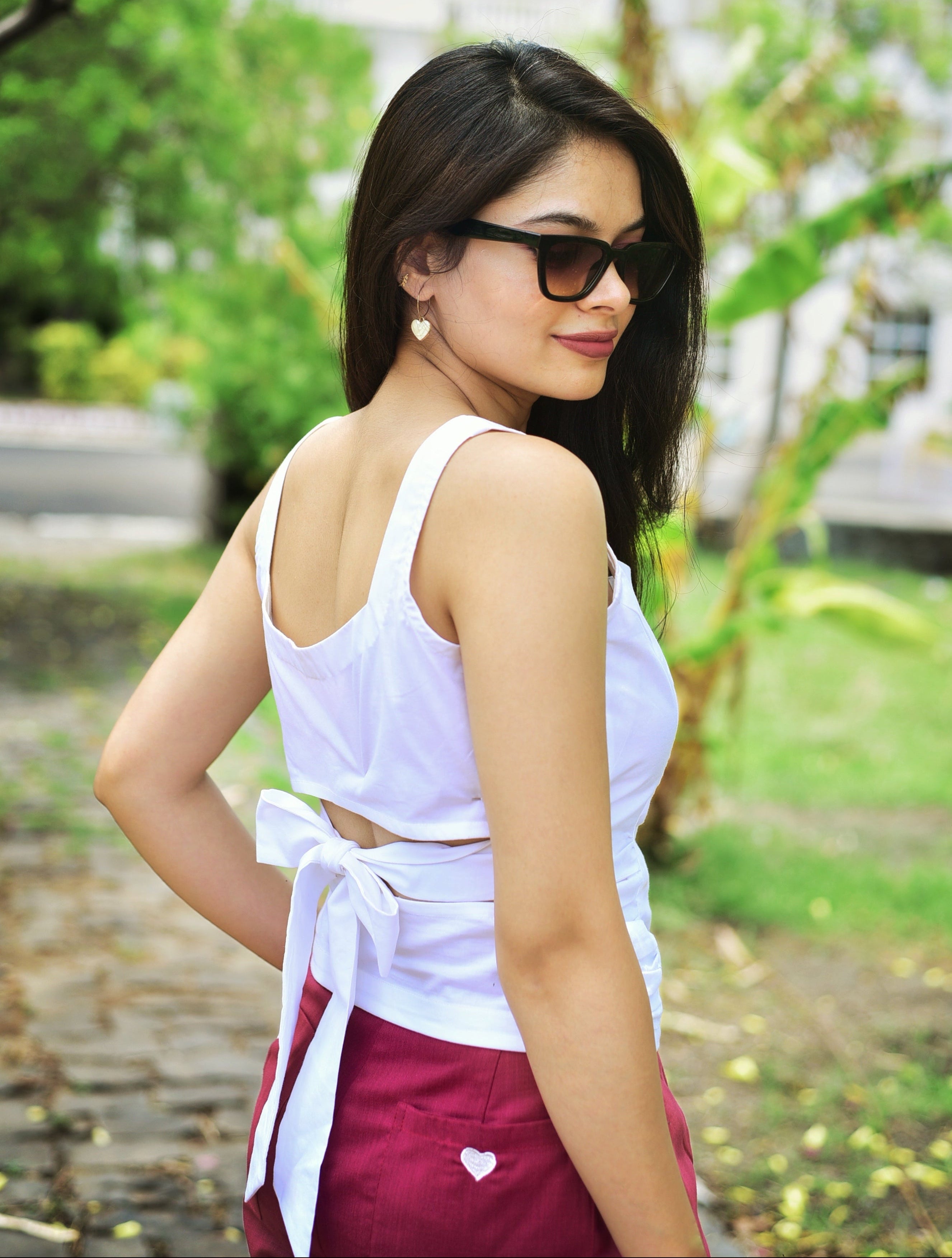 Cherry bow top in white