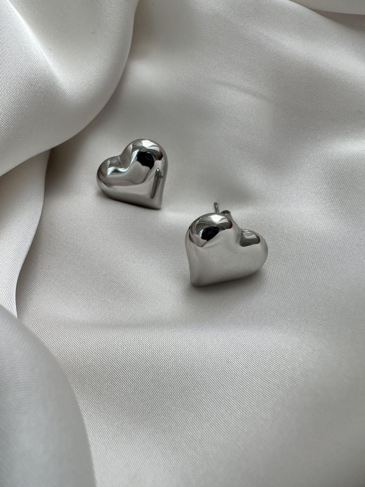 Silver hearts Waterproof studs