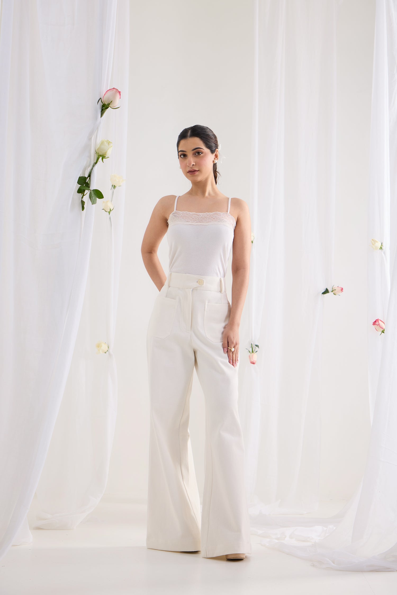 Safed Jeans
