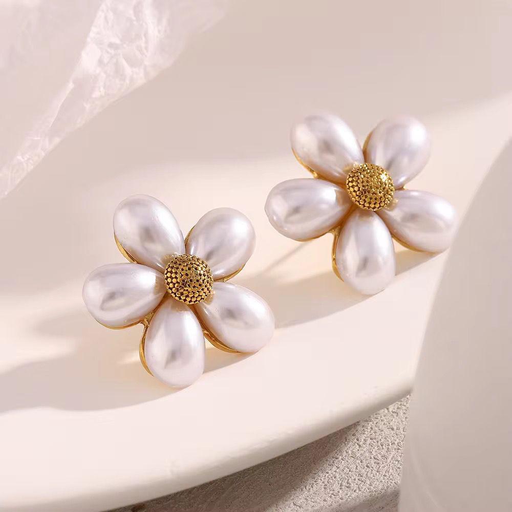 Flower Pearl Earrings