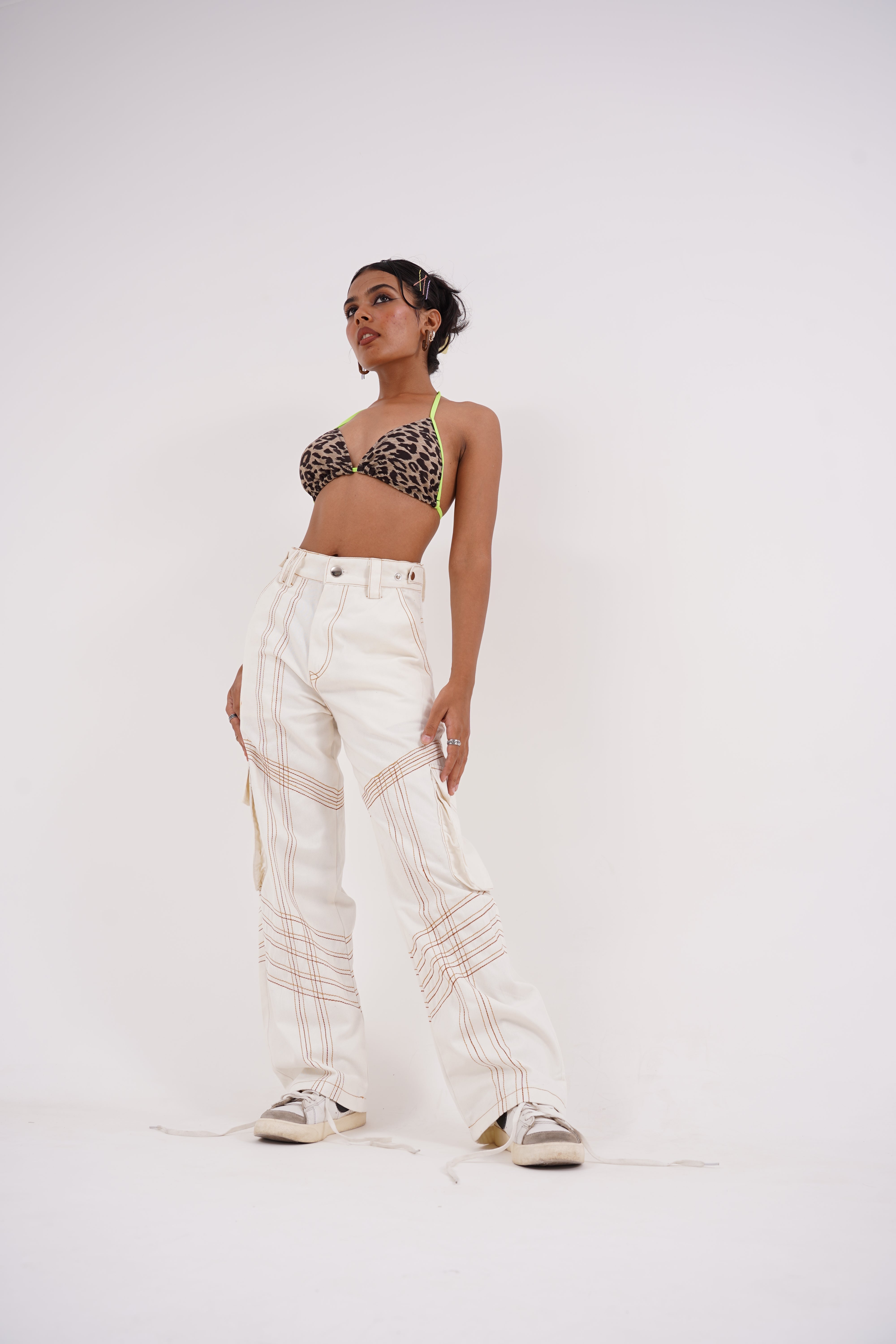 Crystal embroidered jeans